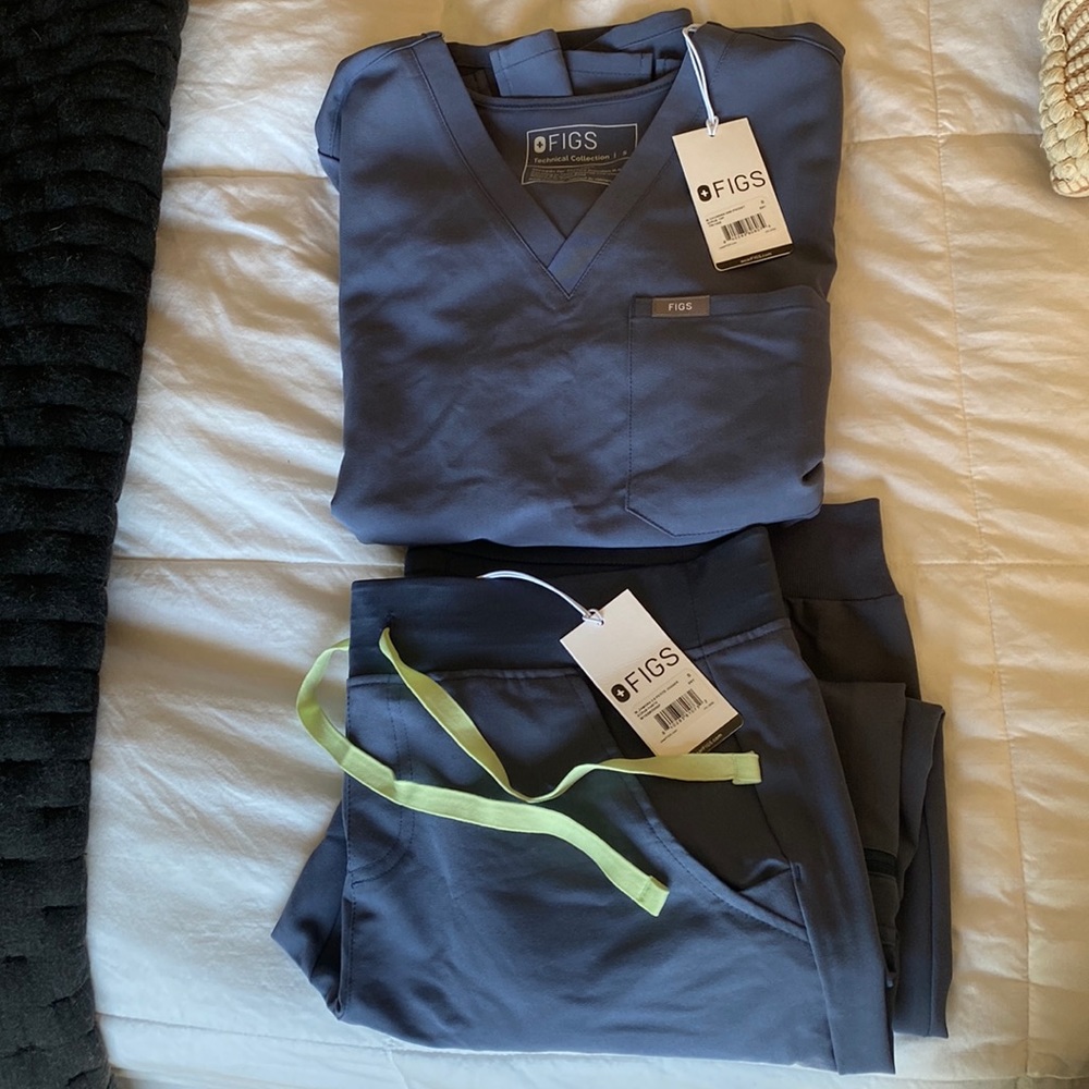 Figs scrub set